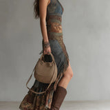 Elena ∙ Vestido longo assimétrico de um ombro com estampado étnico e racha alta