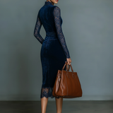 Vestido Midi de Veludo com Decote em V