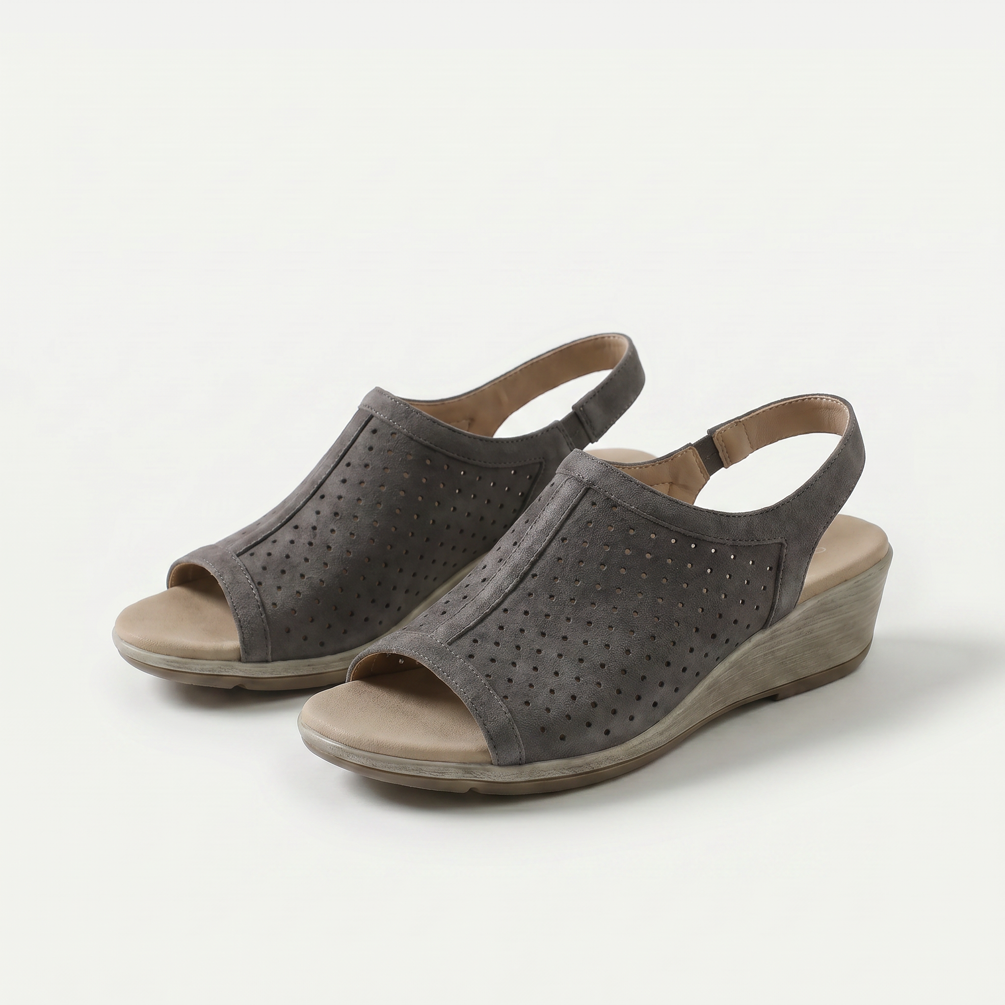 Hazel – Elegância Cintilante em Platina Metálico