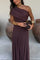 Vestido de verão feminino plissado, ombro único, em tecido leve, design assimétrico, ideal para os dias de verão.